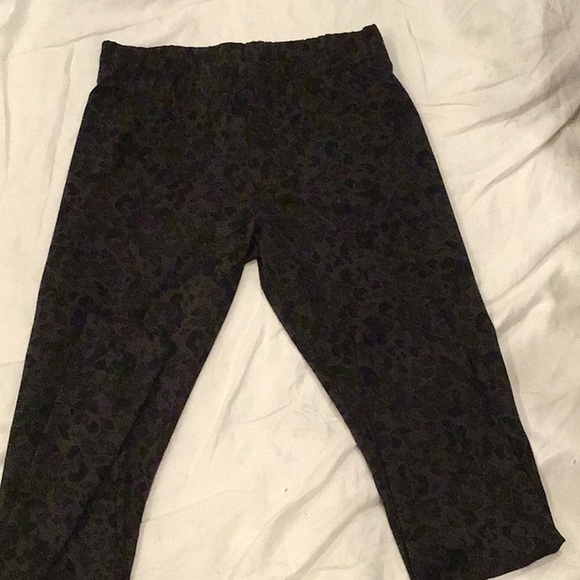 Cabi Black Leopard Print Leggings Size Small - Picture 1 of 4